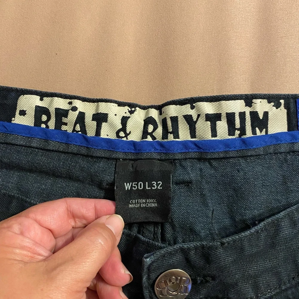 Sleek Black Cargo Pants with Straight Leg - Picture 2 of 7